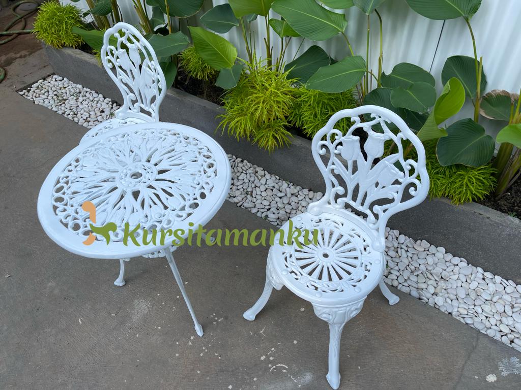 Pengertian Kursi Taman Antik dan Fungsinya