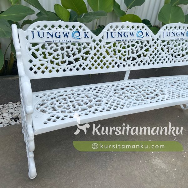 phonto Proyek Kursi Besi Cor Jungwook Custom Logo