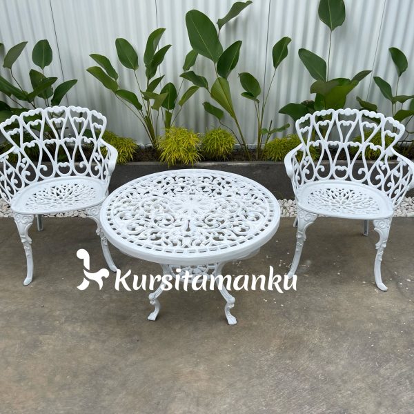 Proyek Kursi Vintage Cafe Serasi Makasar Sulawesi Selatan