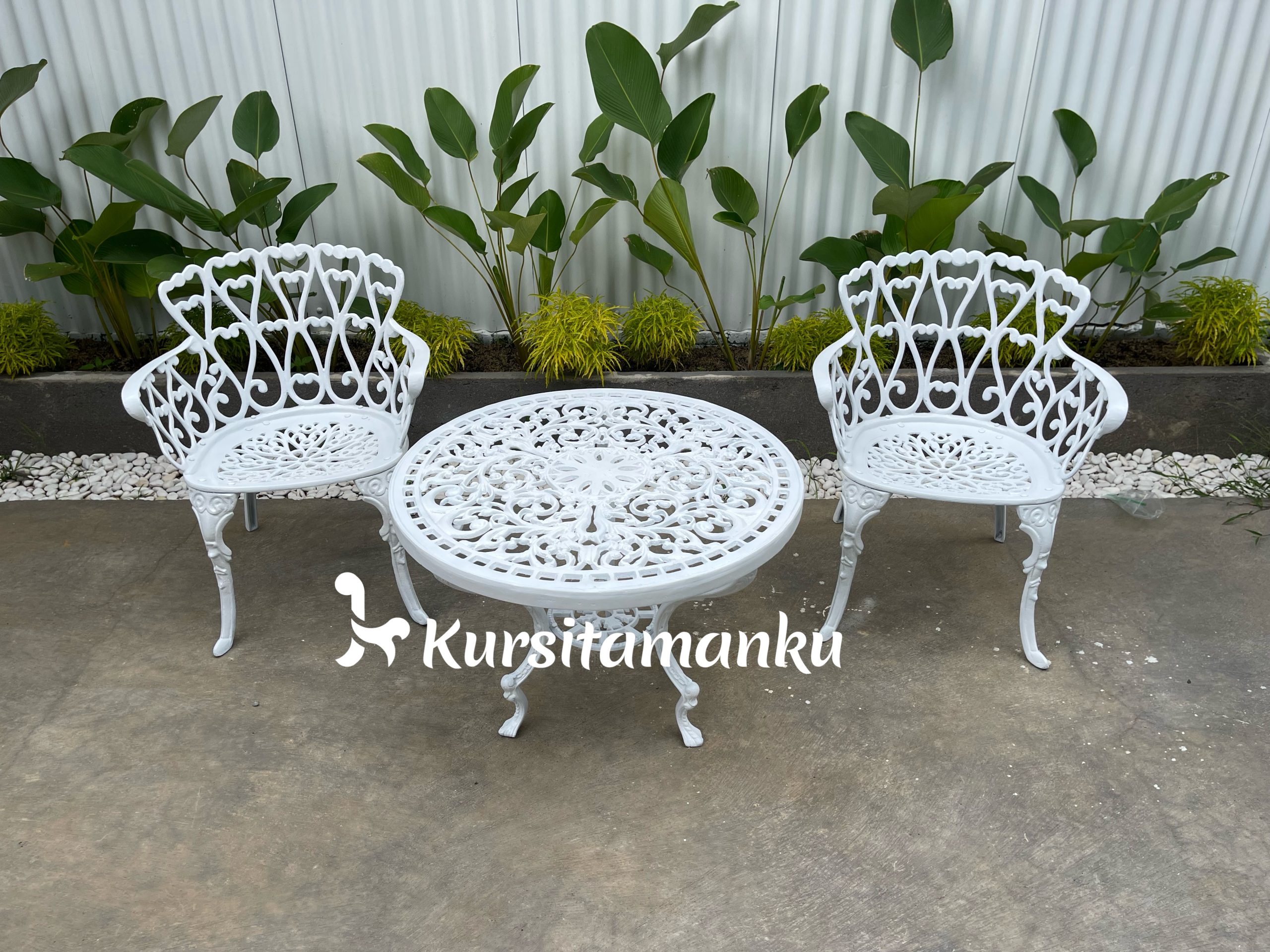 phonto(15) Proyek Kursi Vintage Cafe Serasi Makasar Sulawesi Selatan