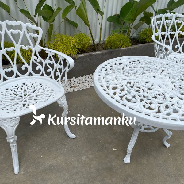 Proyek Kursi Vintage Cafe Serasi Makasar Sulawesi Selatan