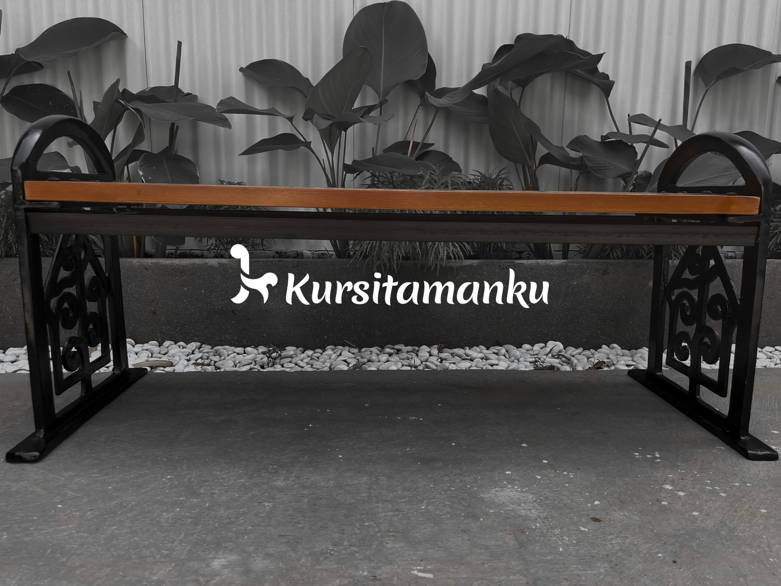 phonto(5) Proyek Kursi Taman Antik Kab. Klaten