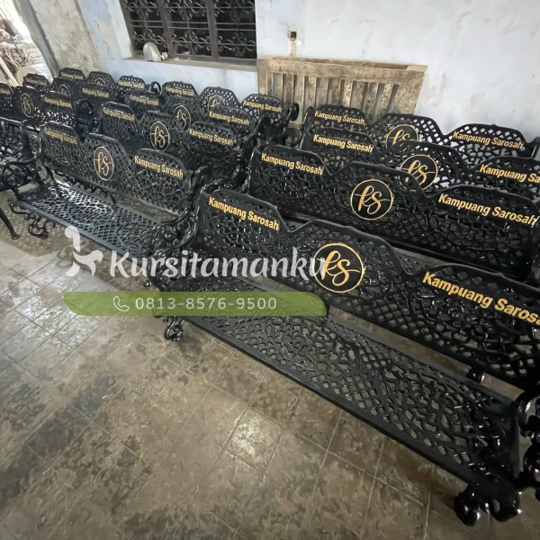 Kursi Taman Besi