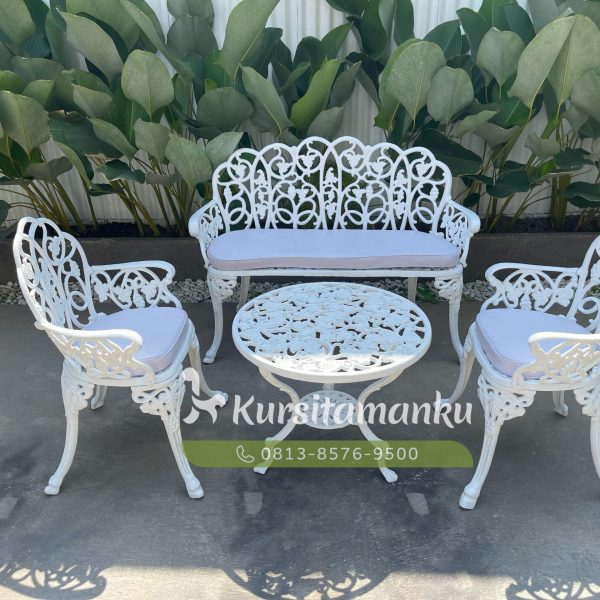 Kursi taman antik