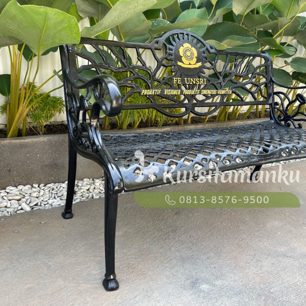 Kursi besi cor FE UNSRI Palembang Kursi besi cor