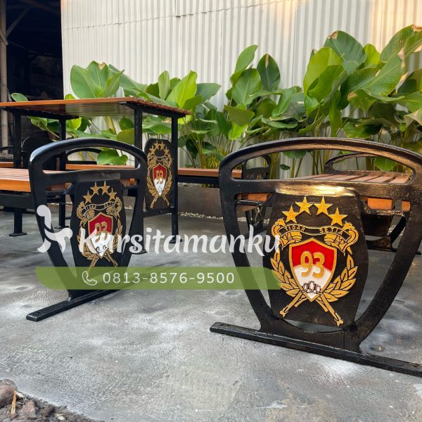Kursi Taman Custom Logo AKMIL Magelang Kursi Taman Custom Logo