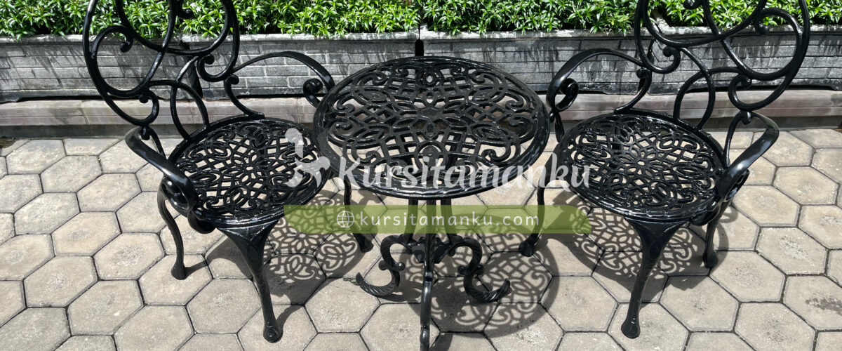 Kursi Antik Gaya Eropa