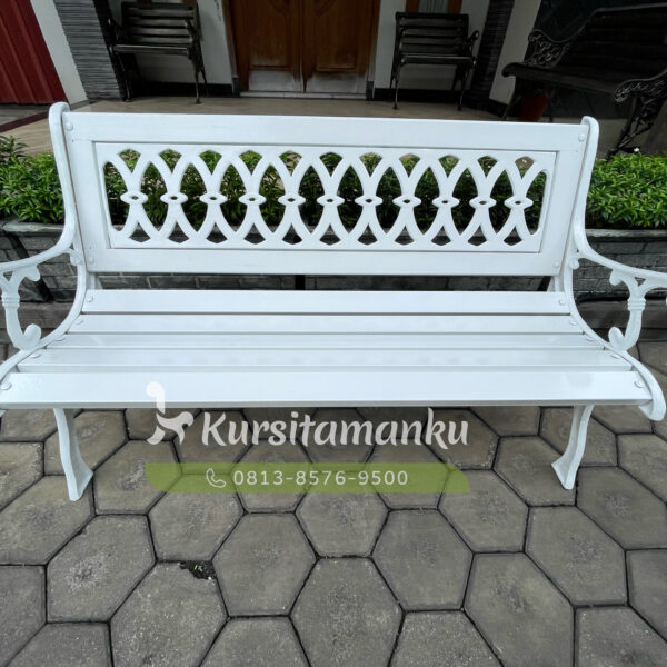 kursi Tamanku
