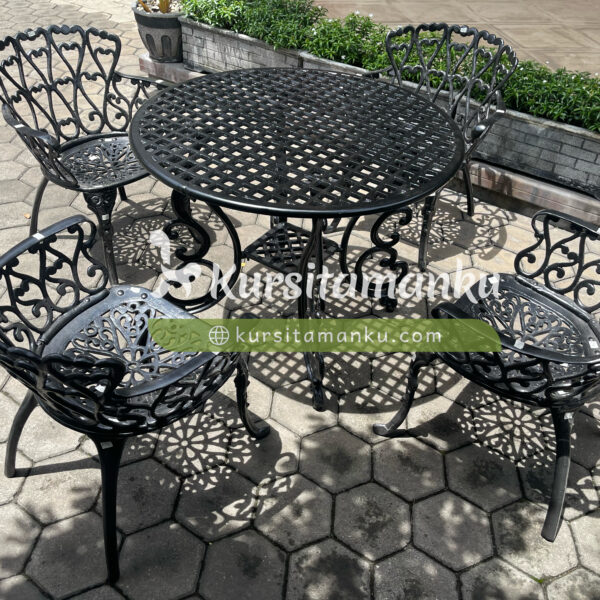 phonto(26) Kursi Taman Lenteng Anteng Cafe Bandung