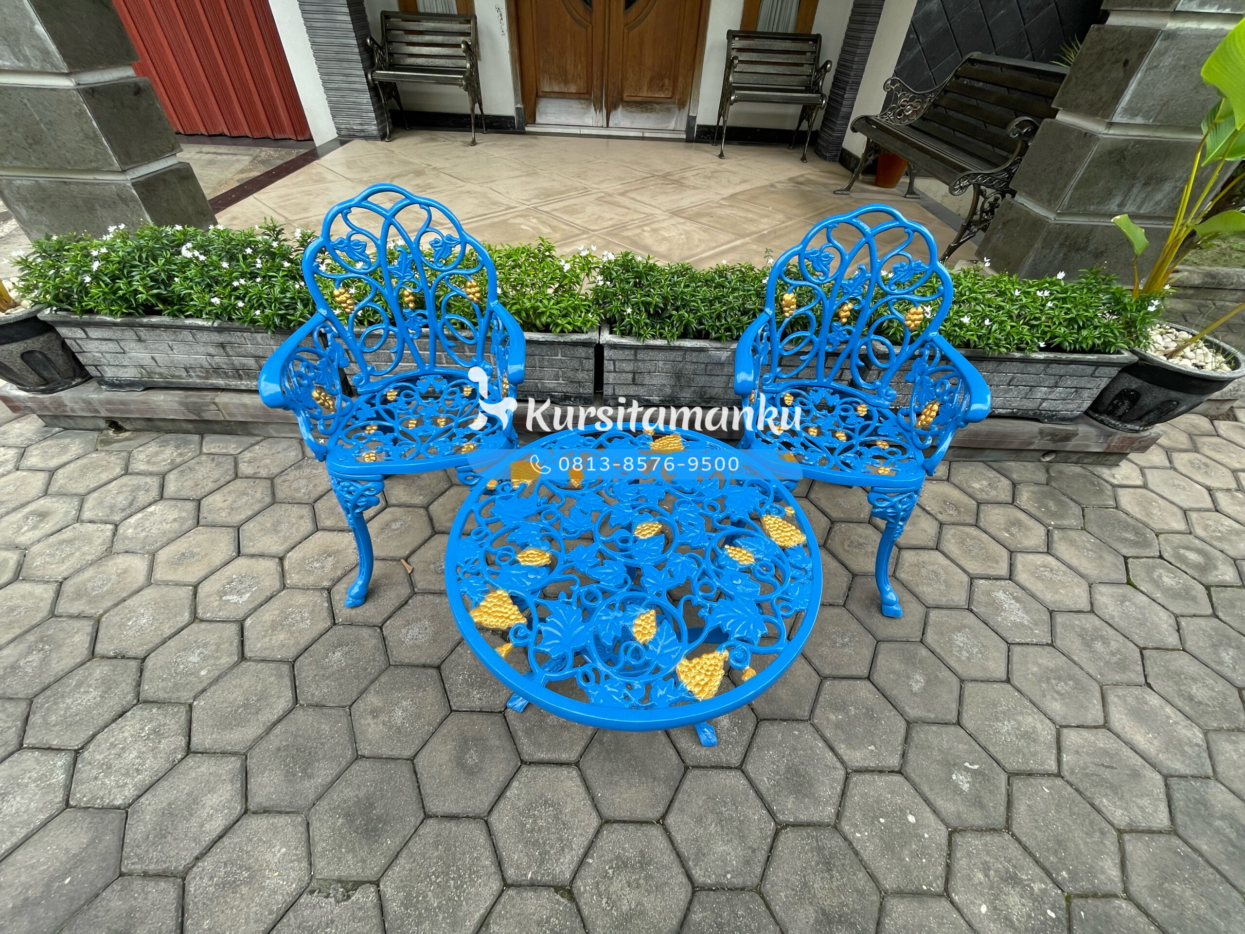 Kursi Taman Antik Untuk Teras Rumah