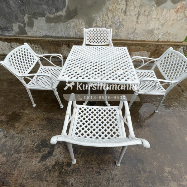 phonto(4) Kursi Taman Bogor Jawa Barat