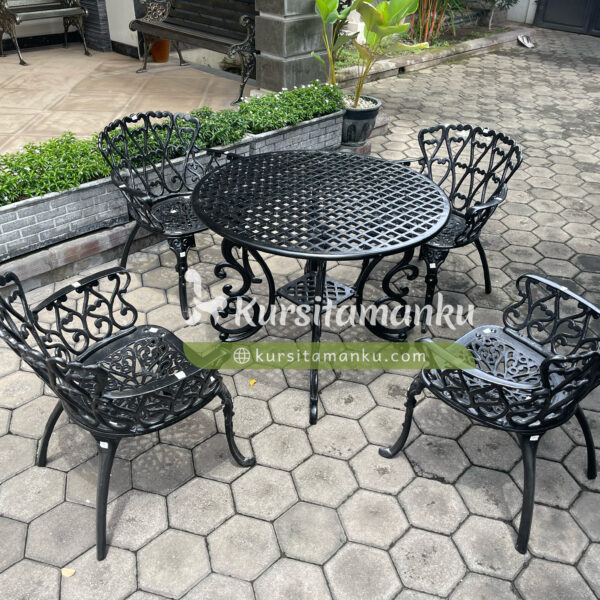 phonto(9) Kursi Taman Lenteng Anteng Cafe Bandung