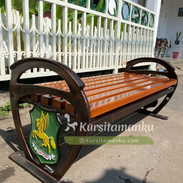 Kursi Taman Tipe Malioboro DLH Kab. Sumenep