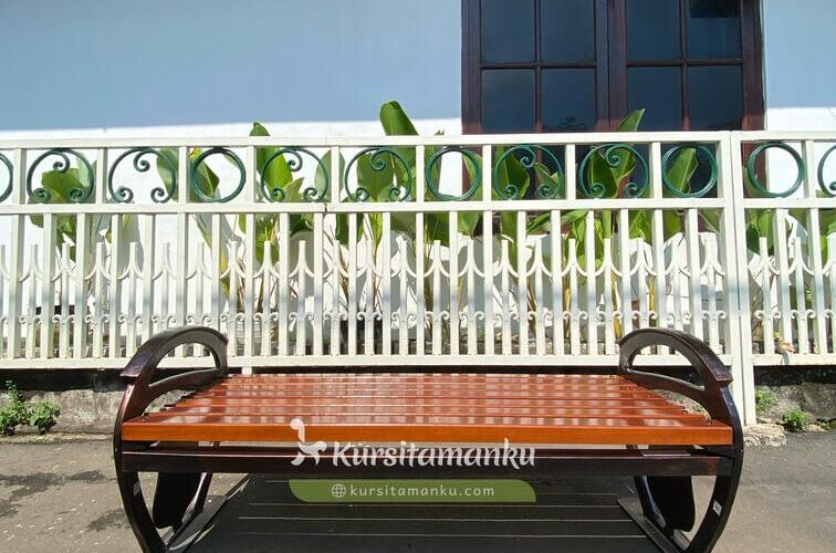 Kursi Taman Tipe Malioboro DLH Kab. Sumenep