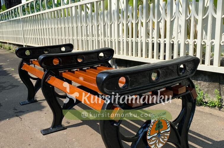 Kursitamanku Diunggah Ke Kursi Taman Tipe Malioboro DLH Kab. Sumenep
