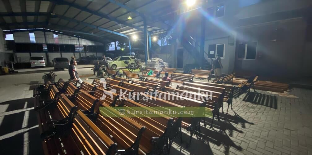 kursi taman antik pemkot