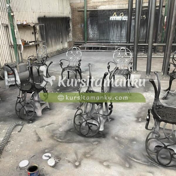 kursi antik single roti romi
