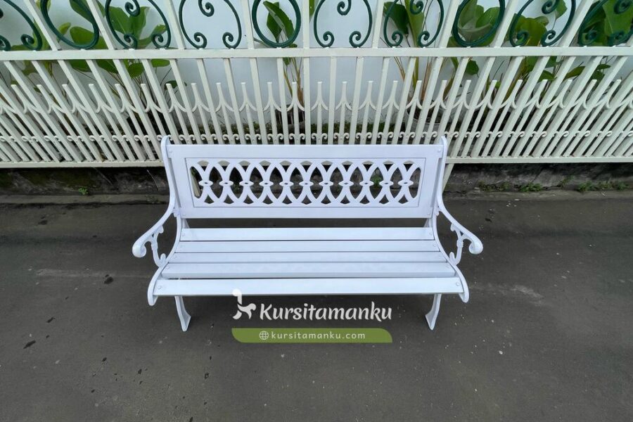 Kursi Taman Minimalis STITMA Yogyakarta